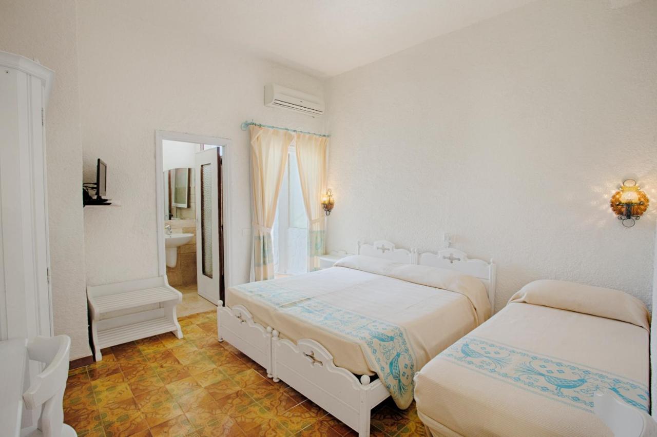 Hotel Al Faro San Teodoro  Esterno foto