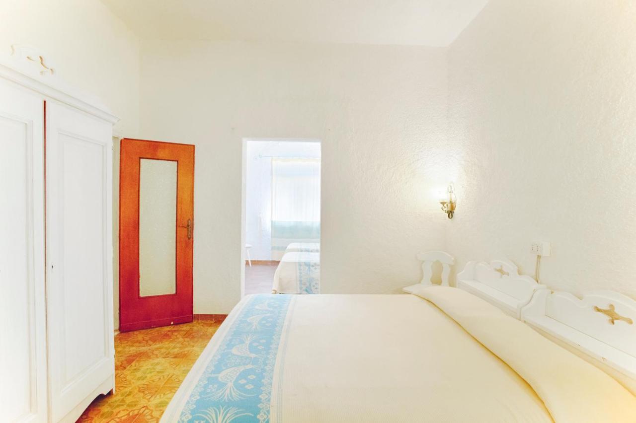 Hotel Al Faro San Teodoro  Esterno foto
