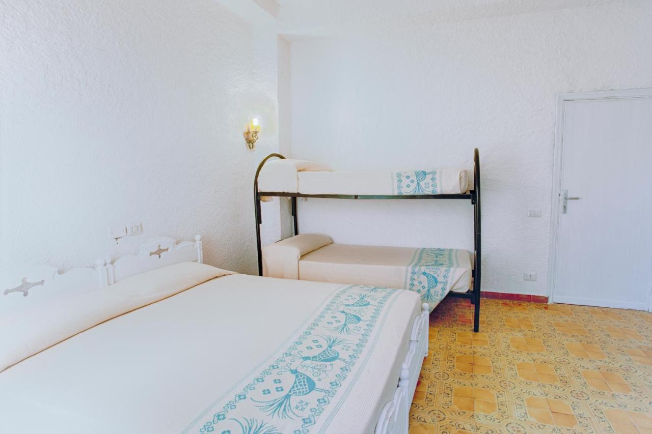 Hotel Al Faro San Teodoro  Esterno foto